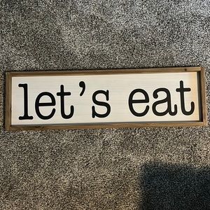 Cute kitchen wall decor !